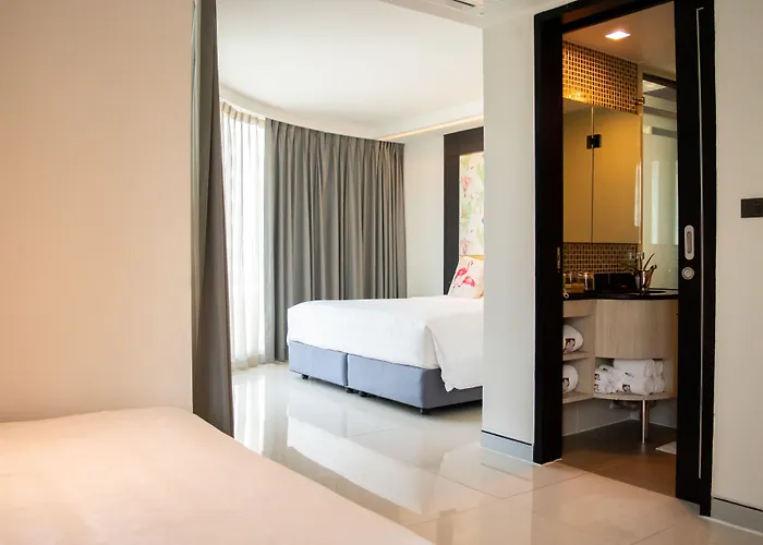 Clover Asoke - Sha Extra 4*